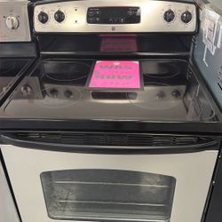 Used GE Glass Top Range. 1 Year Limited Warranty 