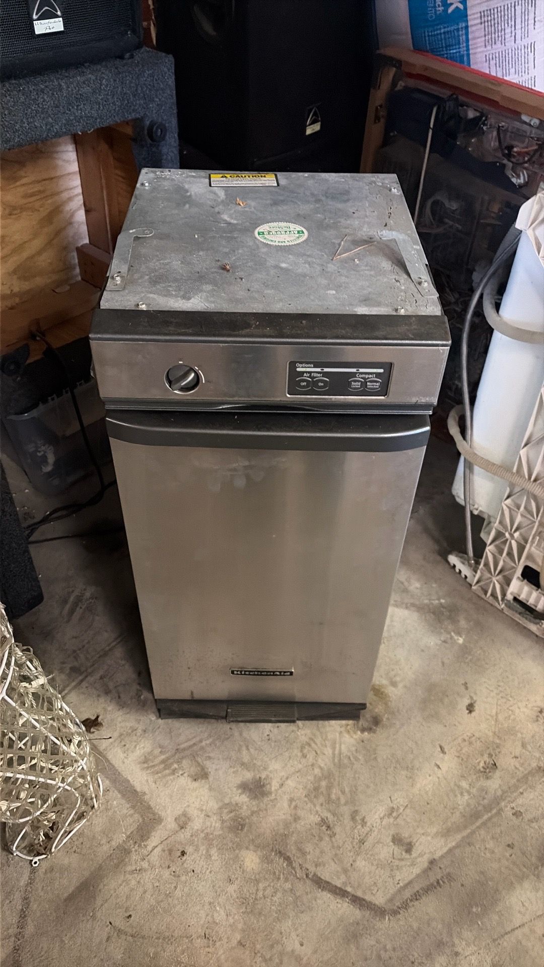 Kitchen aid trash compactor