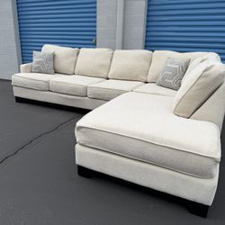 Beige Sectional Couch 🚚🚛 Free Delivery 🚚🚛