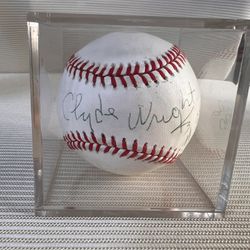 Los Angeles Angels Clyde Wright Autographed Baseball OMLB