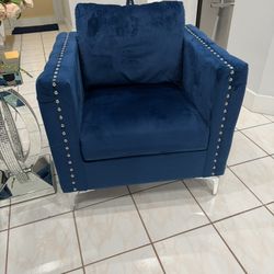 Accent Chairs 