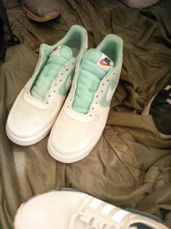 Nike Men's Air Force 1 '07 LV8 Enamel Green