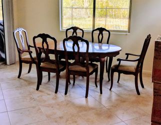 Ethan Allen Dining Table and Chairs