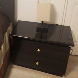 Black bedside table / nightstand