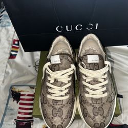 Gucci Rython Beige Size 12 Barely Used