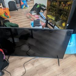 Insignia LCD TV 44 inch TV