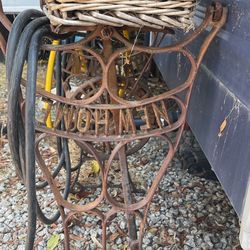 VINTAGE SEWING MACHINE BASES… 2