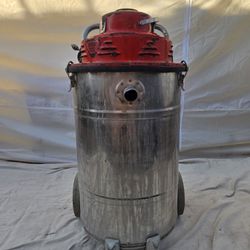 Pullman-Holt 102HEPA-Dry 12 Gallon Commercial HEPA Vacuum - B527038