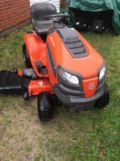 54" Deck Husqvarna Riding Mower 24hp Briggs And Stratton Engine 