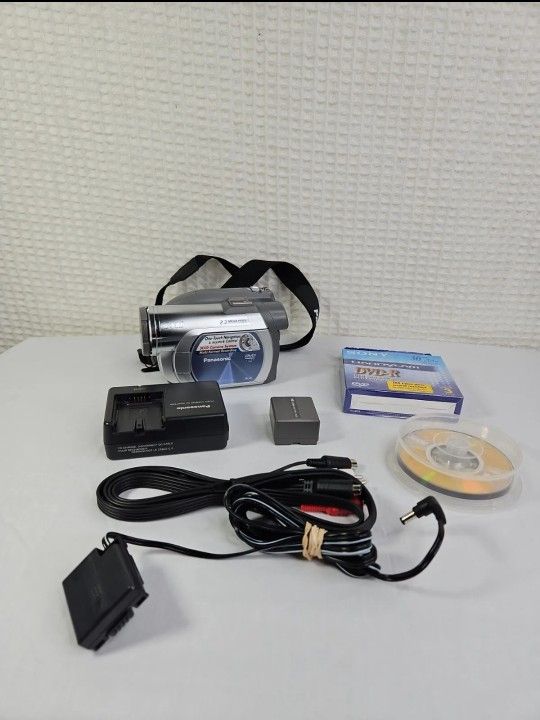 Panasonic VDR-D100 DVD Camcorder with 30x