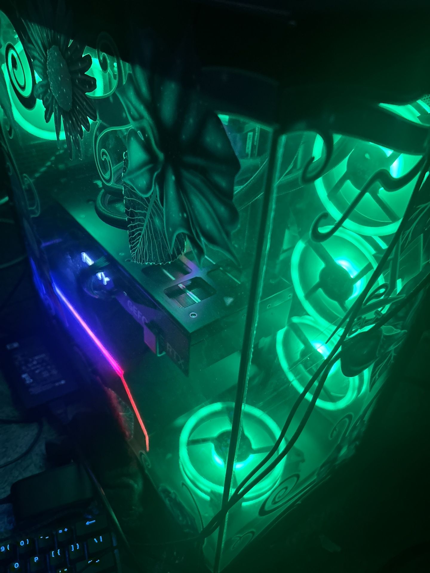 CLX Horus Gaming Desktop | Intel Core i9-14900KF - 32 GB RAM - NVIDIA GeForce RTX 4080 SUPER - 2 TB SSD in Black