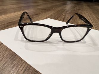 Ray Ban Eyes Sunglasses