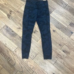 Lululemon Fast & Free 7/8 Leggings Size 6 Black Camo