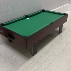 Play Pool Table 