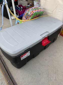 Rubbermaid rugged storage
