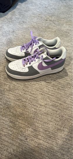 Nike Air Force 1 gray/white with purple