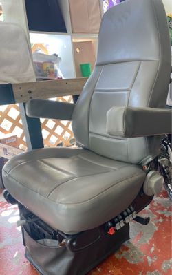 Truck seat
