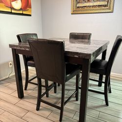 Dining Table/Comedor