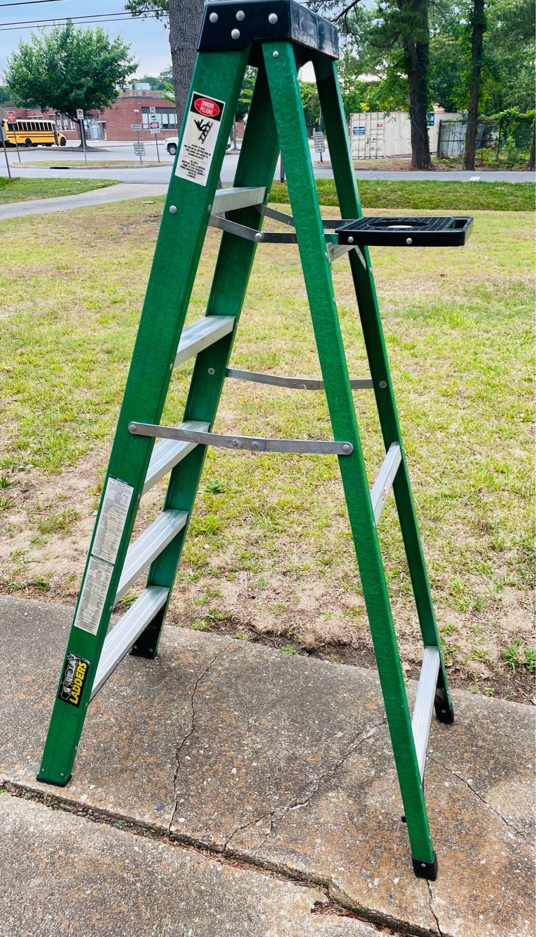 6’ Gorilla Fiberglass Step Ladder Type II 225 Lbs. Rated
