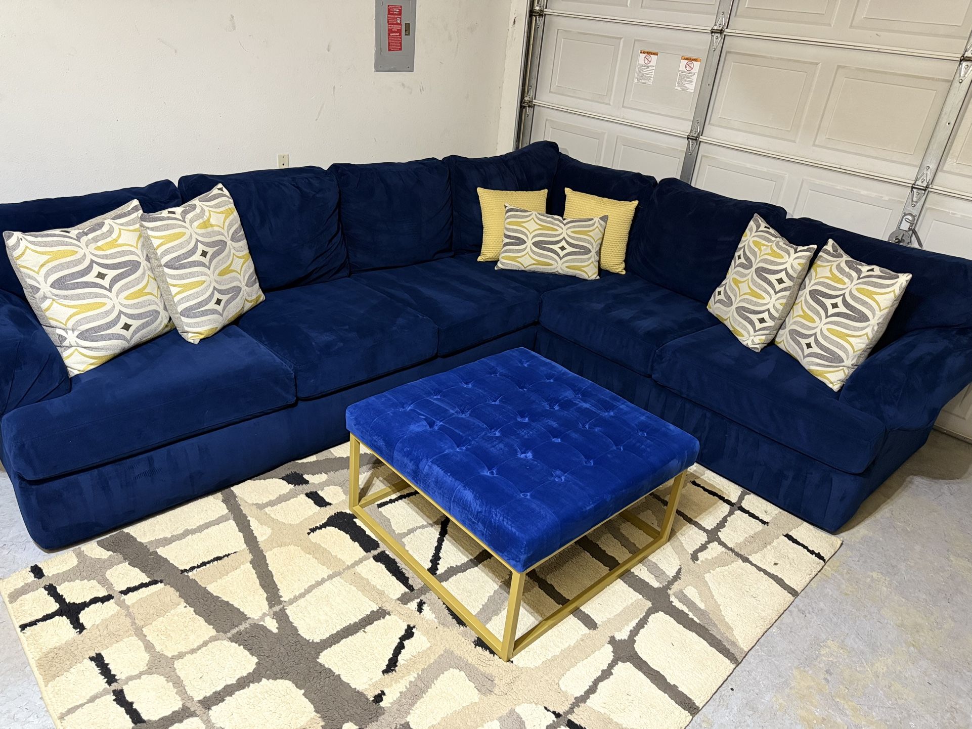 Modular Sectional Couch With Ottoman