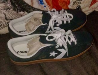 Converse men’s shoe