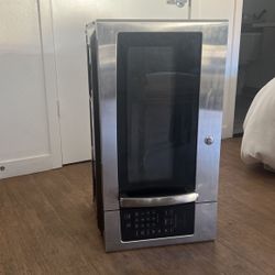 GE® 1.6 CU. FT. OVER-THE-RANGE MICROWAVE OVEN