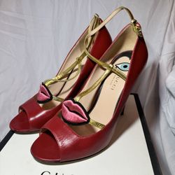 Gucci Molina T-Strap LIPS Sand Pelle Silk Red 5" Heels Pumps Size 7.5 