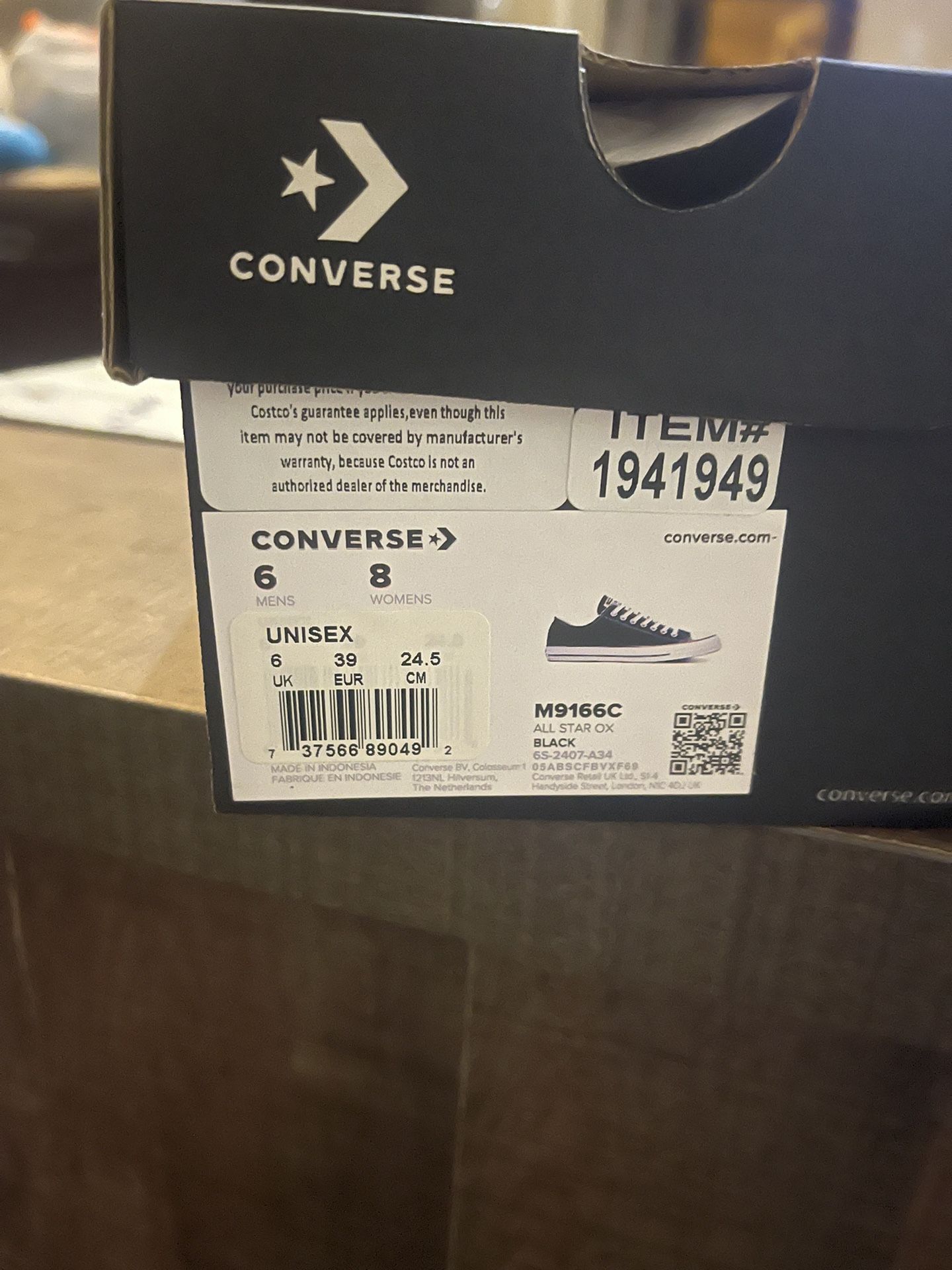 BRAND NEW Converse