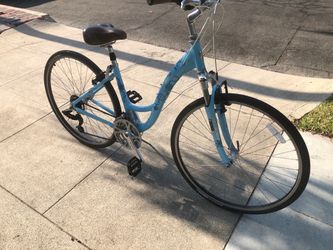 Women’s hybrid bicycle