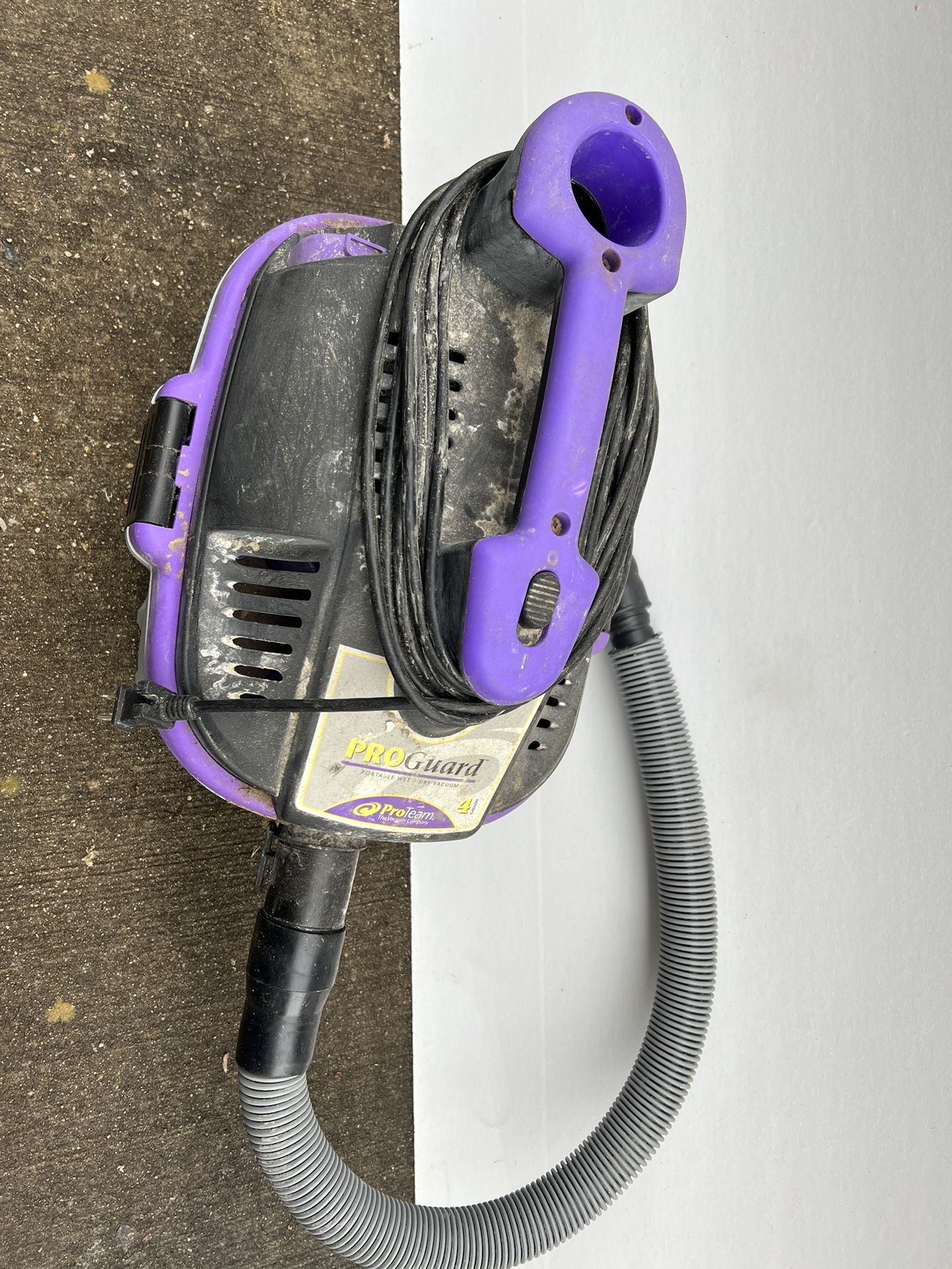 ProGuard 4 Portable Wet Dry Vacuum