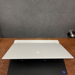 Alienware - x14 R1 14.0" 144Hz FHD Gaming Laptop - Intel Core i7 - 16GB Memory - NVIDIA GeForce RTX 3060 - 512GB SSD - Lunar Light