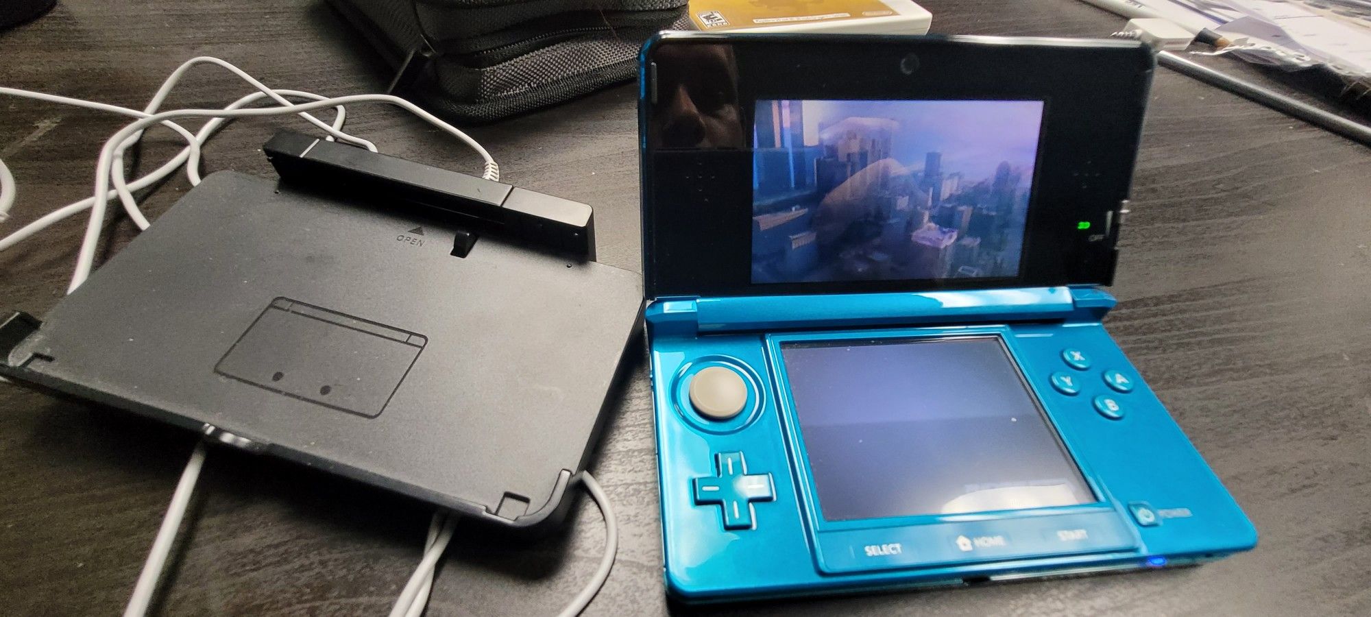 Nintendo 3DS teal blue with 7 games!