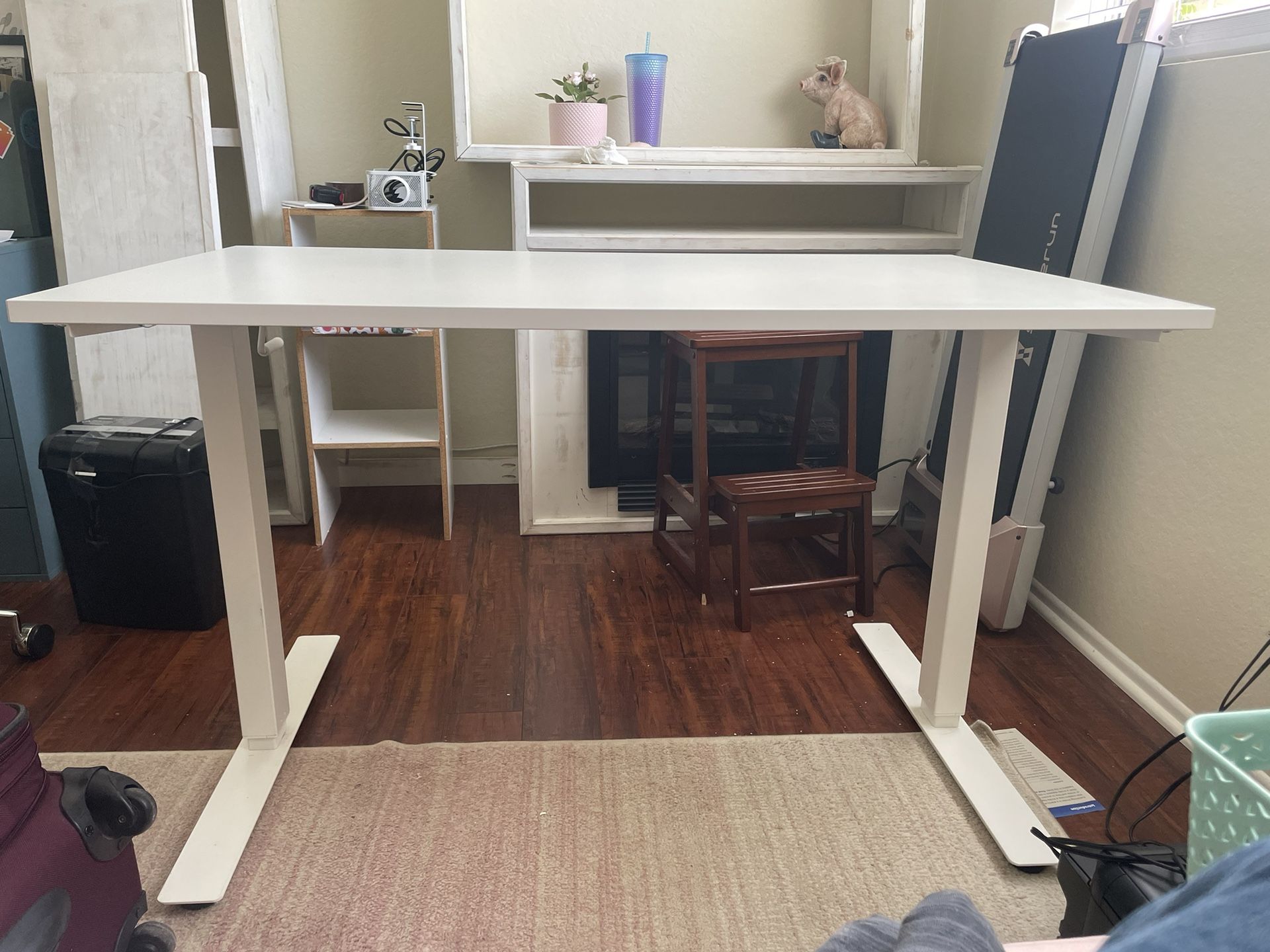 White IKEA Trotten Sitting/Standing Desk - Great Condition 