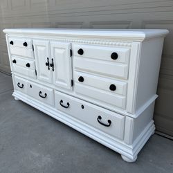 Dresser White 6-Drawers 