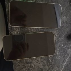 2 iPhone 14’s 