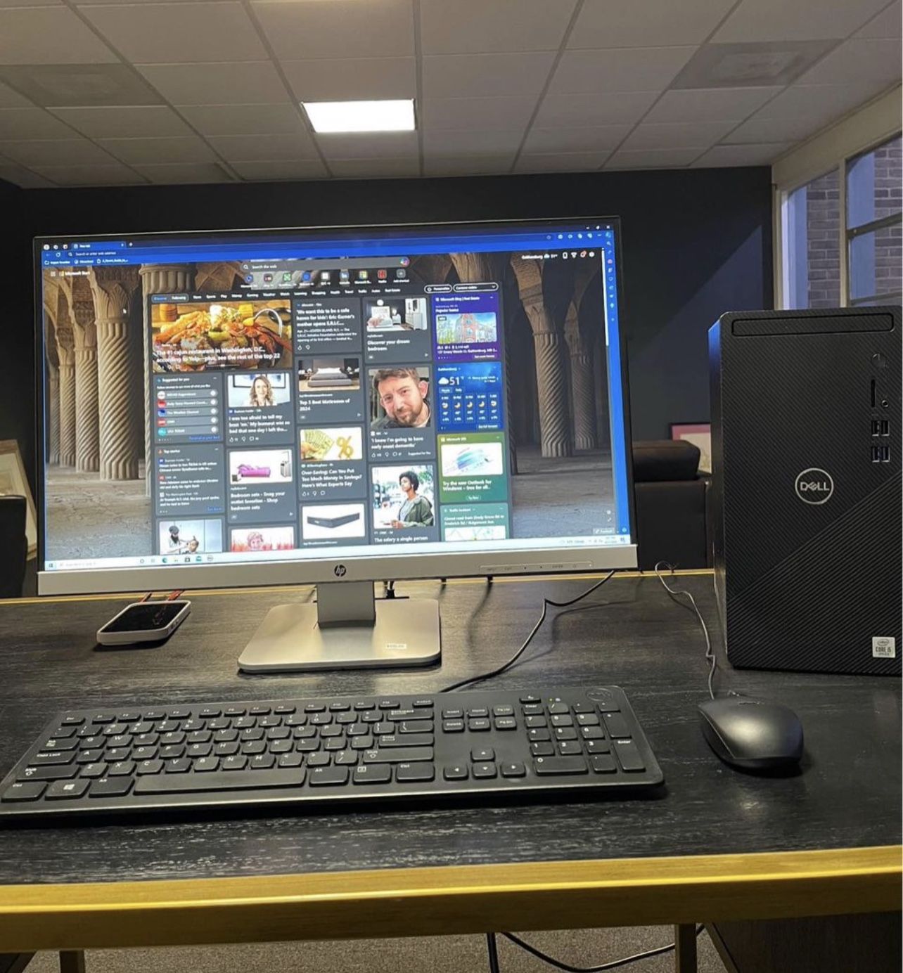 Desktop Dell computer * Hp Monitor