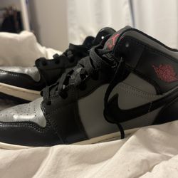 nike air jordan mid shadow [Sz: 5.5Y]