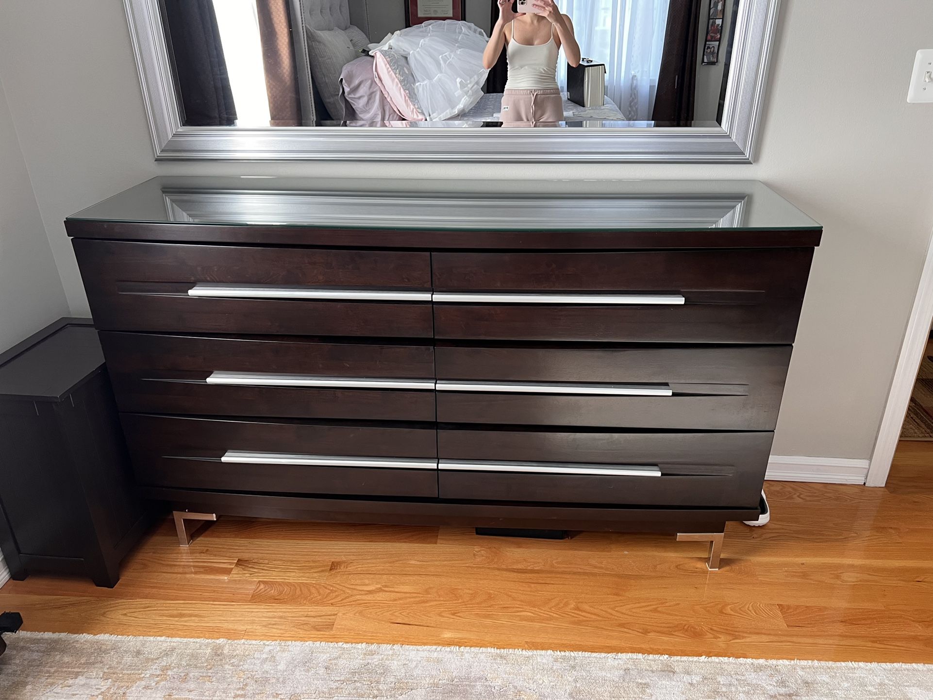 Wall Street Bedroom Furniture Set Raymour & Flanagan Espresso with Silver Hardware Great Condition