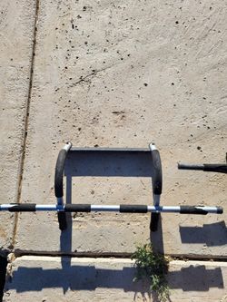 2 Doorway Pull-Up Bars – Iron Gym style (as-is)