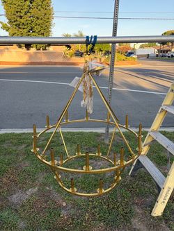 “Large Gold 2-Tier Candle Chandelier – Vintage/Traditional – Multiple Lights”