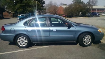 2005 Ford Taurus