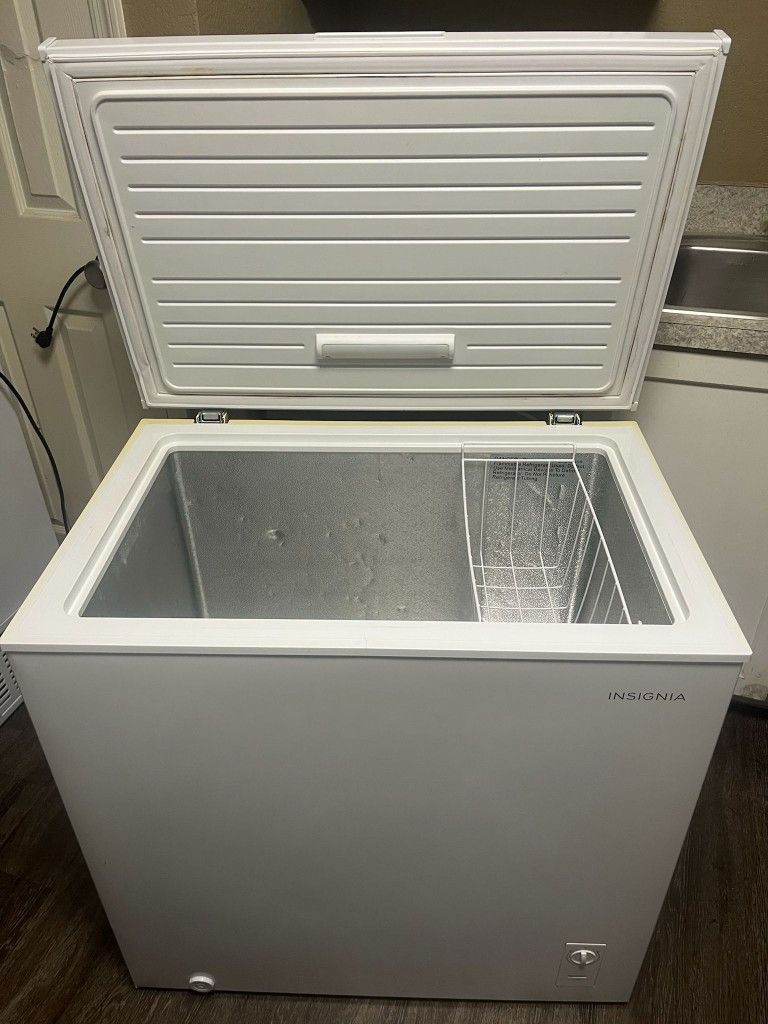 Insignia Freezer