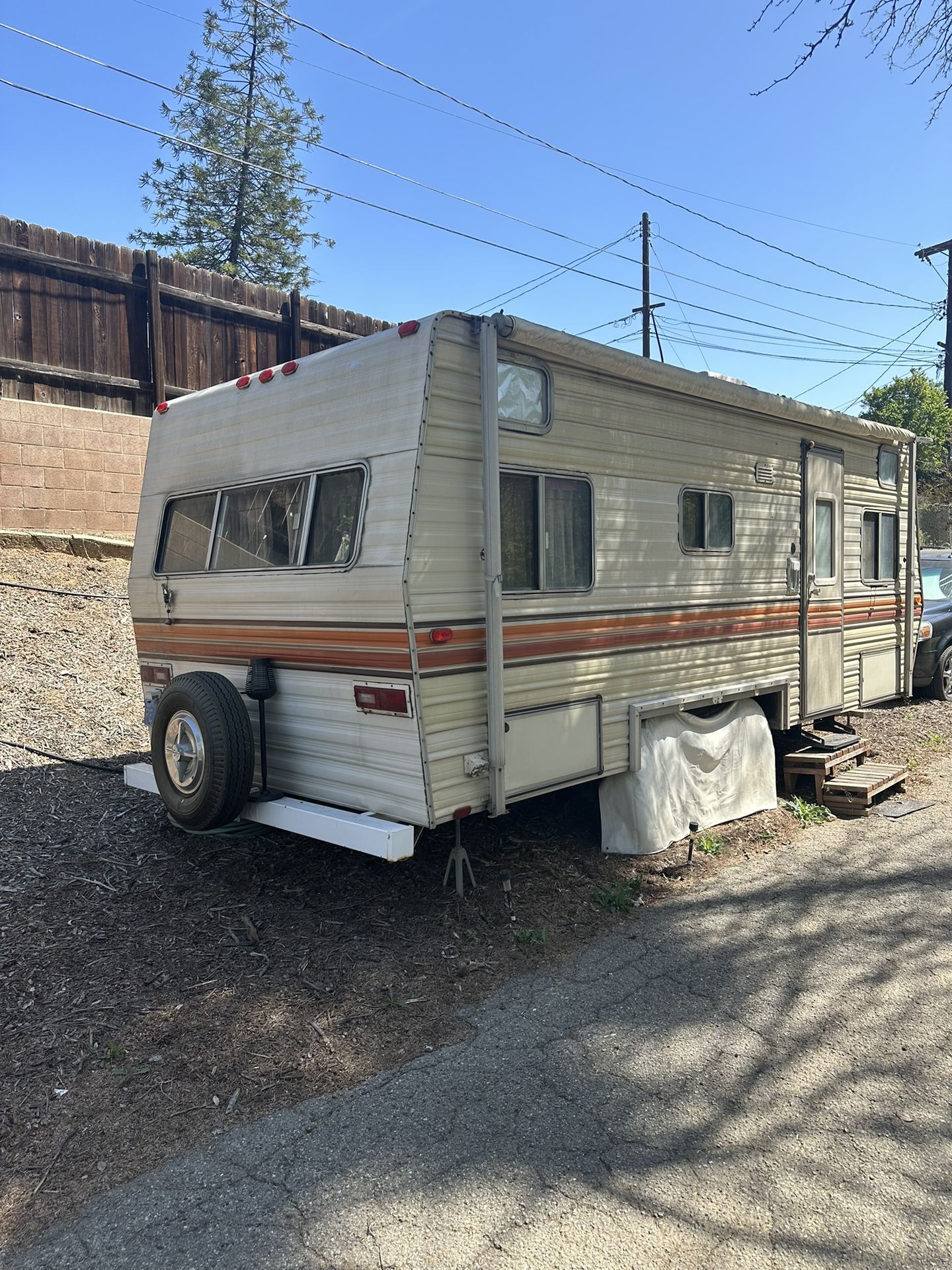 1979 komfort travel trailer