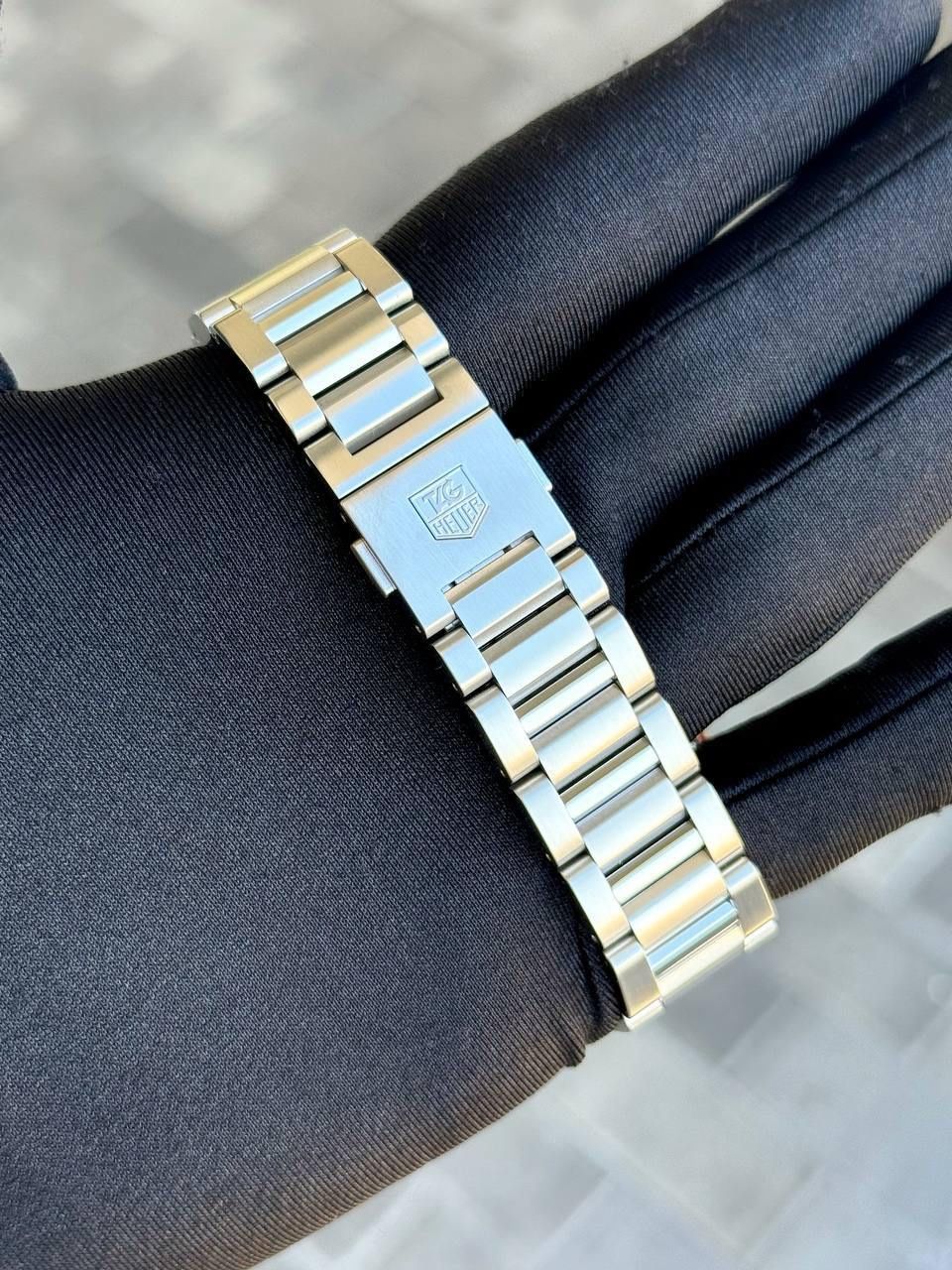 TAG Heuer Carrera Panamericana Mens Watch Stainless Steel Quartz 43mm CV1A10 Black Dial Chronograph box papers