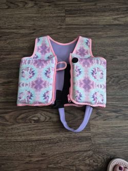 Swimming aid vest