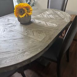 Dinette Set with four chairs leaf