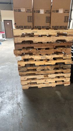 Used Wooden Pallets Stack