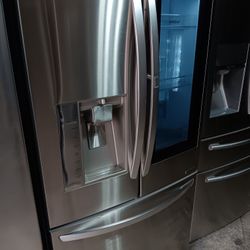 Refrigerator Instaview Like New 