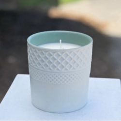 NEW!  Bellevue Luxury Candle in driftwood + linen