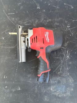 Milwaukee m12 hackzall reciprocating saw sawzall  cordless  // not m18